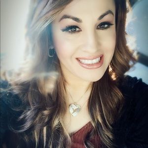 Meet your Posher, Luz